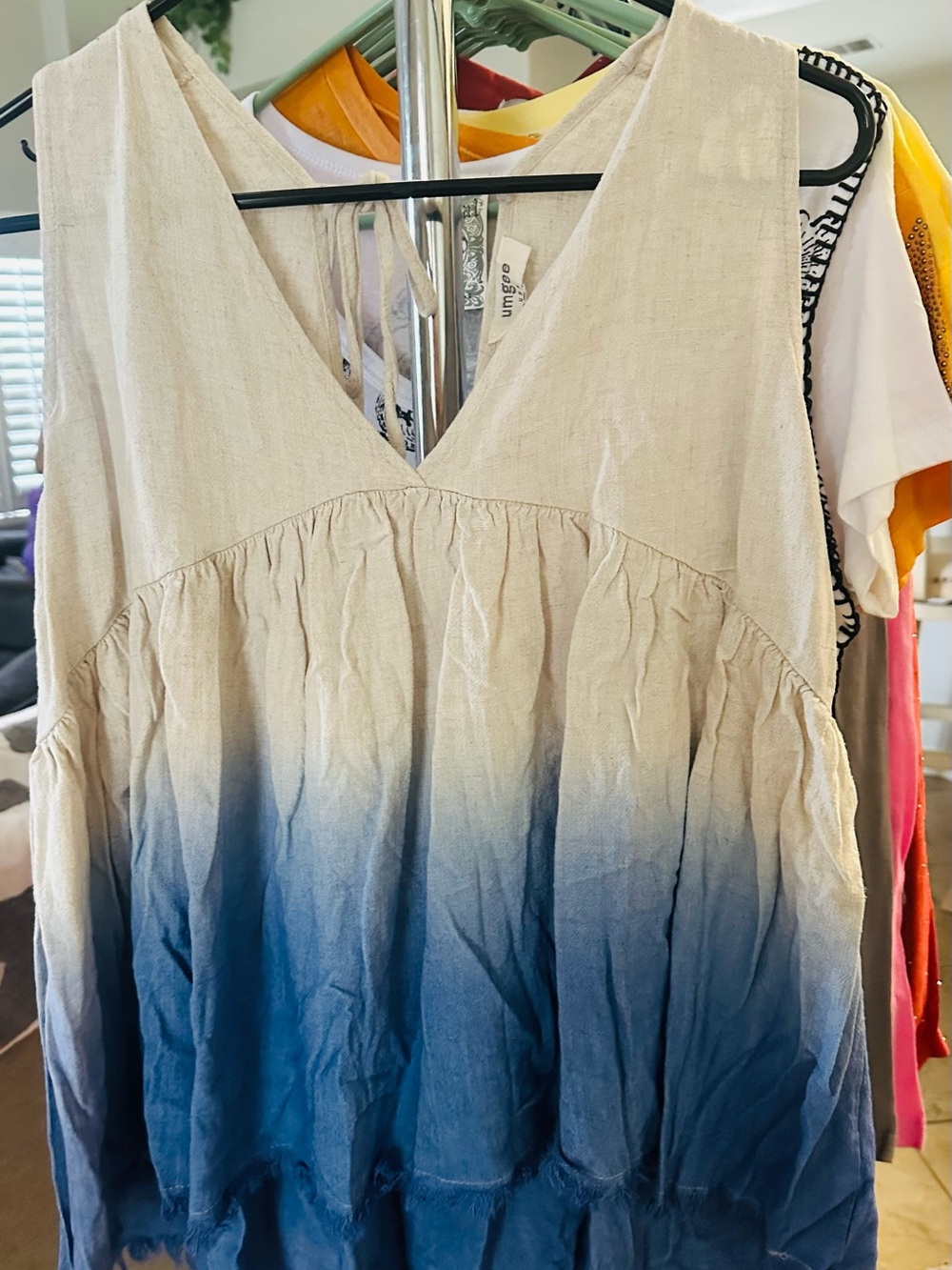 Sleeveless V-Neck Ombre Linen Tunic – Cream to Blue - Umgee